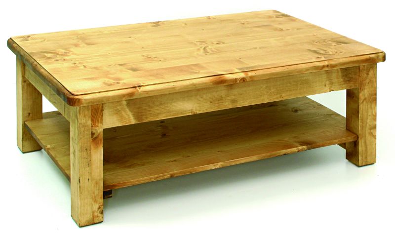 Table basse avec 2 plateaux. Finition huilée.