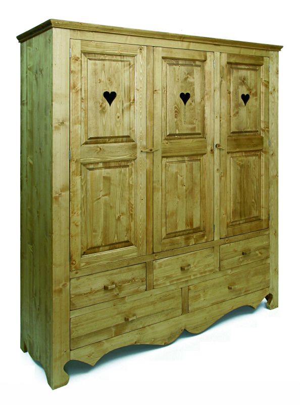Armoire 3 portes 5 tiroirs. Finition huilée.